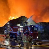 Le feu est sous contrôle à Satigny (image @Incendie Secours Genève).